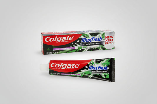 Colgate - Tandpasta - MaxFresh with Whitening Strips - Bamboo Charcoal - 100ml